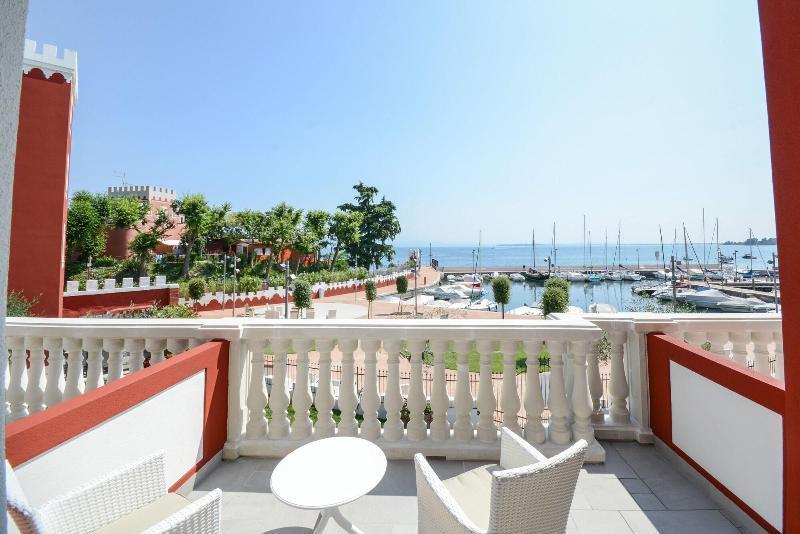 Hotel Villa Garuti Padenghe sul Garda Exterior foto