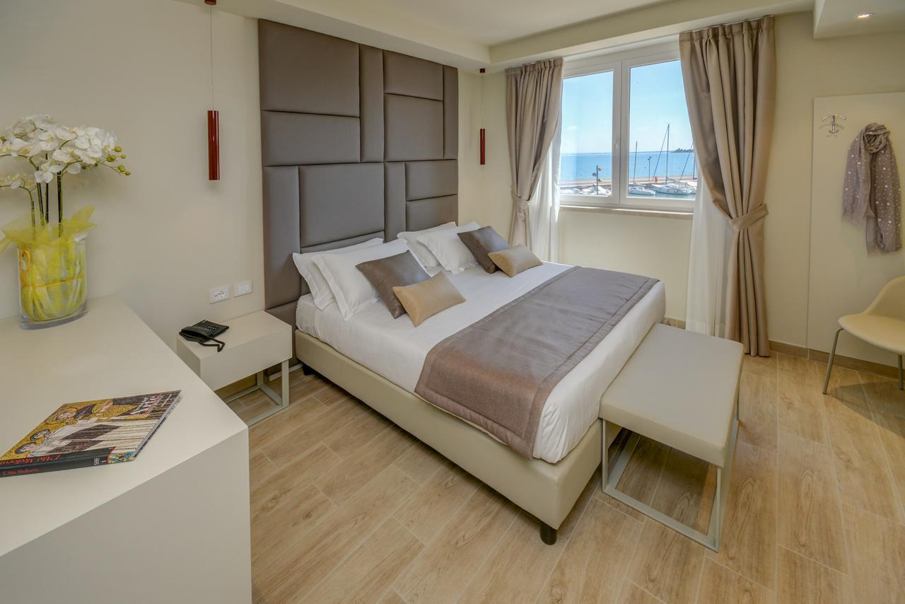 Hotel Villa Garuti Padenghe sul Garda Exterior foto